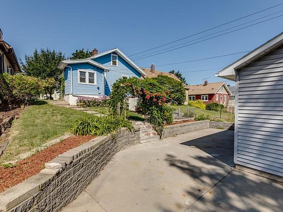 3rd image of 1114 Farrington St