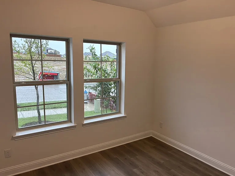 1st Guest bedroom