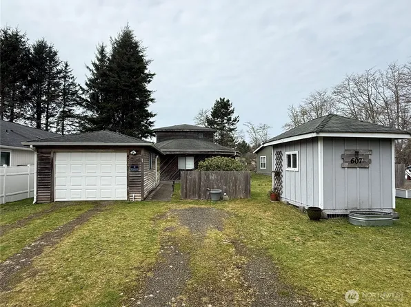 607 Quinault Avenue SE, Ocean Shores, WA 98569