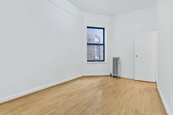 Rented by Brownstone Property Group | media 21