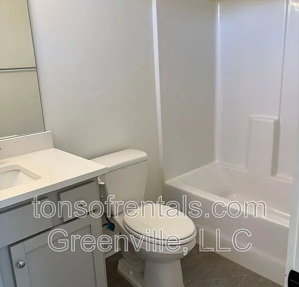 106 Hilton St #A — Photo 10