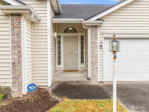4th image of 917 125th Street Ct E