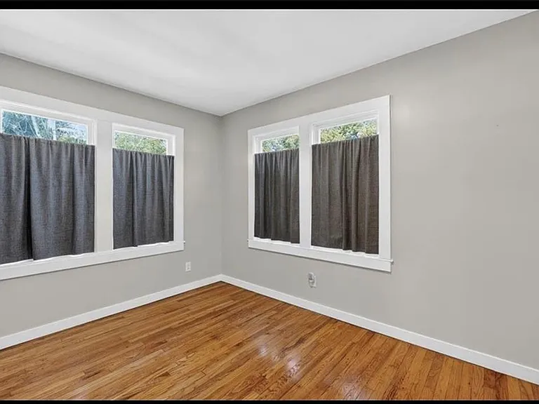 2329 Reynolds St — Photo 11