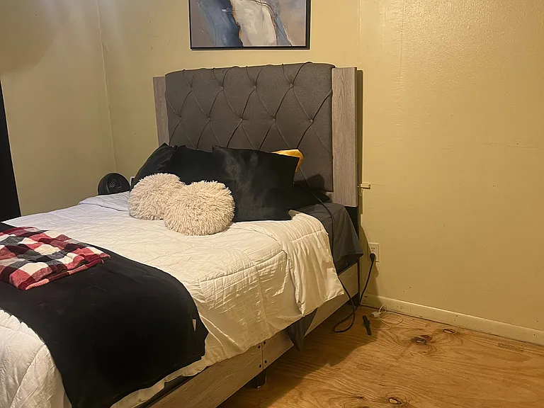 Second bedroom side view