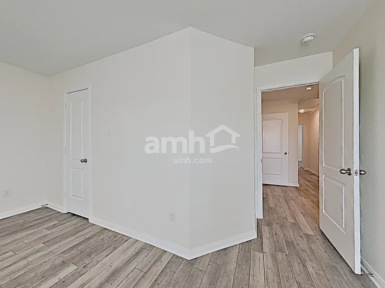 310 Garrett Ct — Photo 17