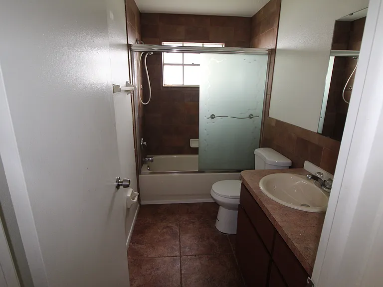 5565 Baffin Cir — Photo 8