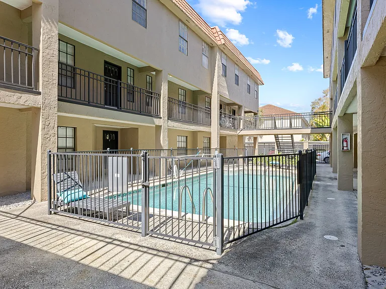 208 S Habana Ave #G — Photo 36