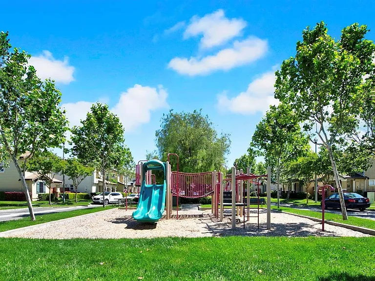 3215 Puffin Cir — Photo 30