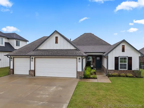 19049 Ridge Ln, Catoosa, OK 74015