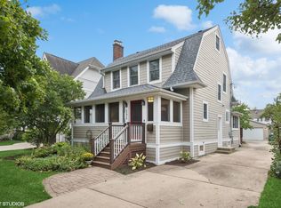592 S Washington St, Elmhurst, IL 60126