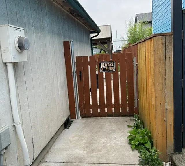 2611 NE 164th Ave — Photo 6