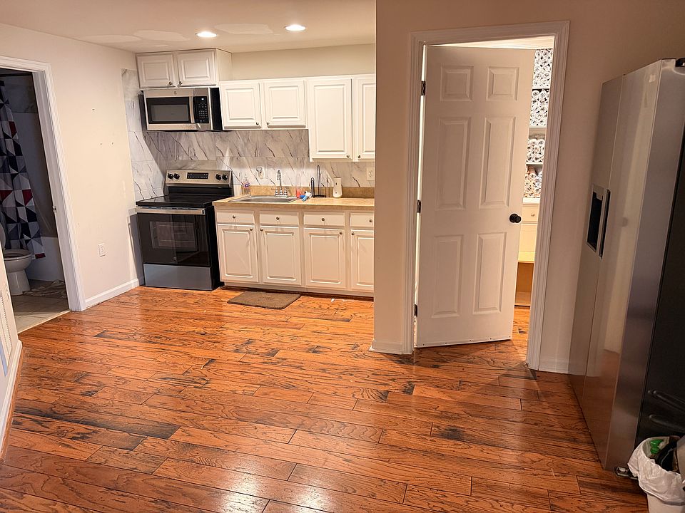 1st image of 6 Lynchester Dr #1