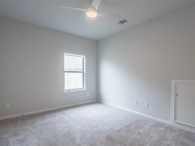 1618 Clover Ct — Photo 16