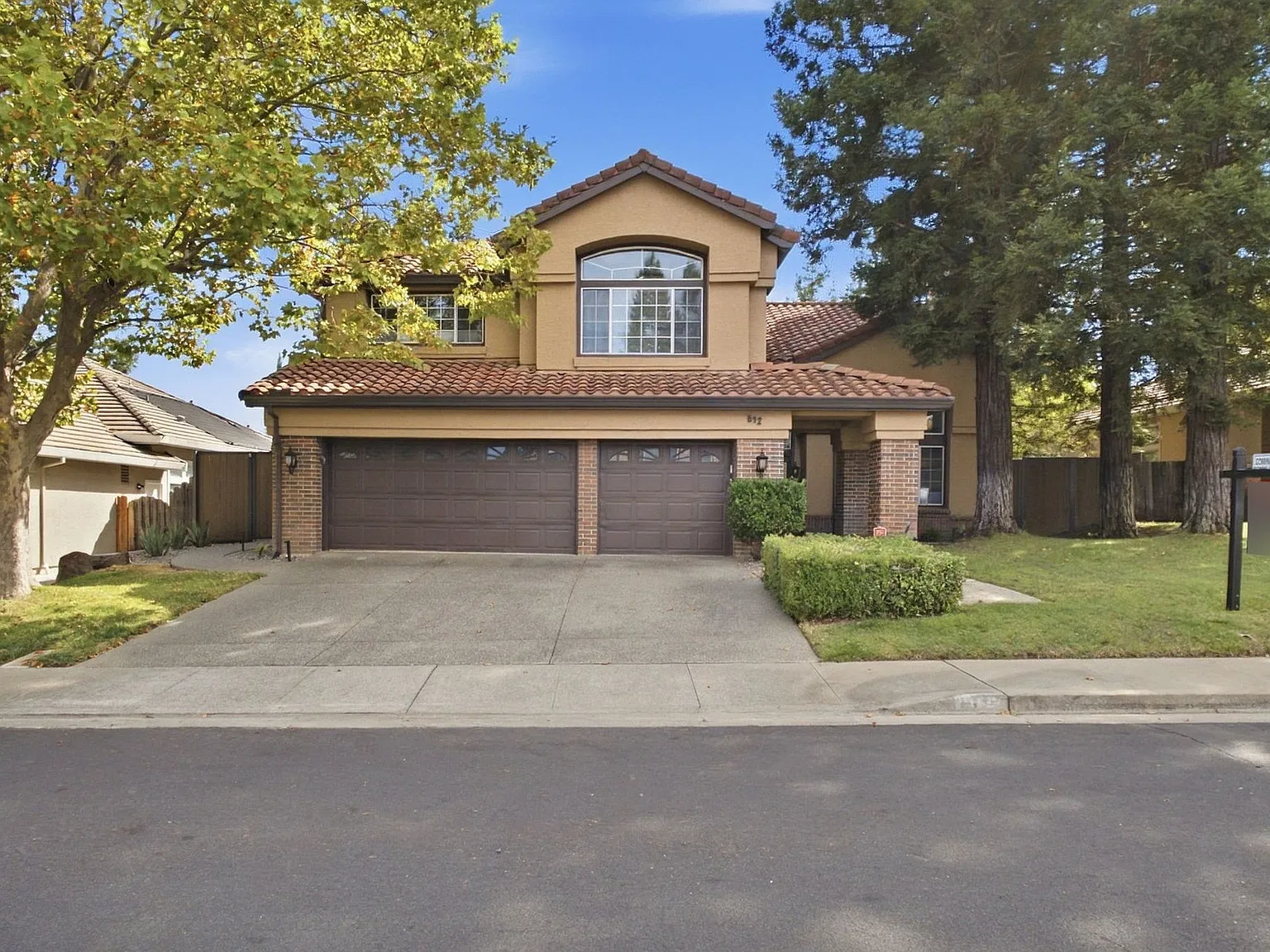5 bed, 3151 sqft, $4,750 — Photo 1