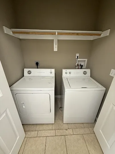 1104 Kimmy Ln - B — Photo 2