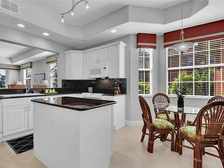 6413 Legacy Cir #1602 — Photo 15