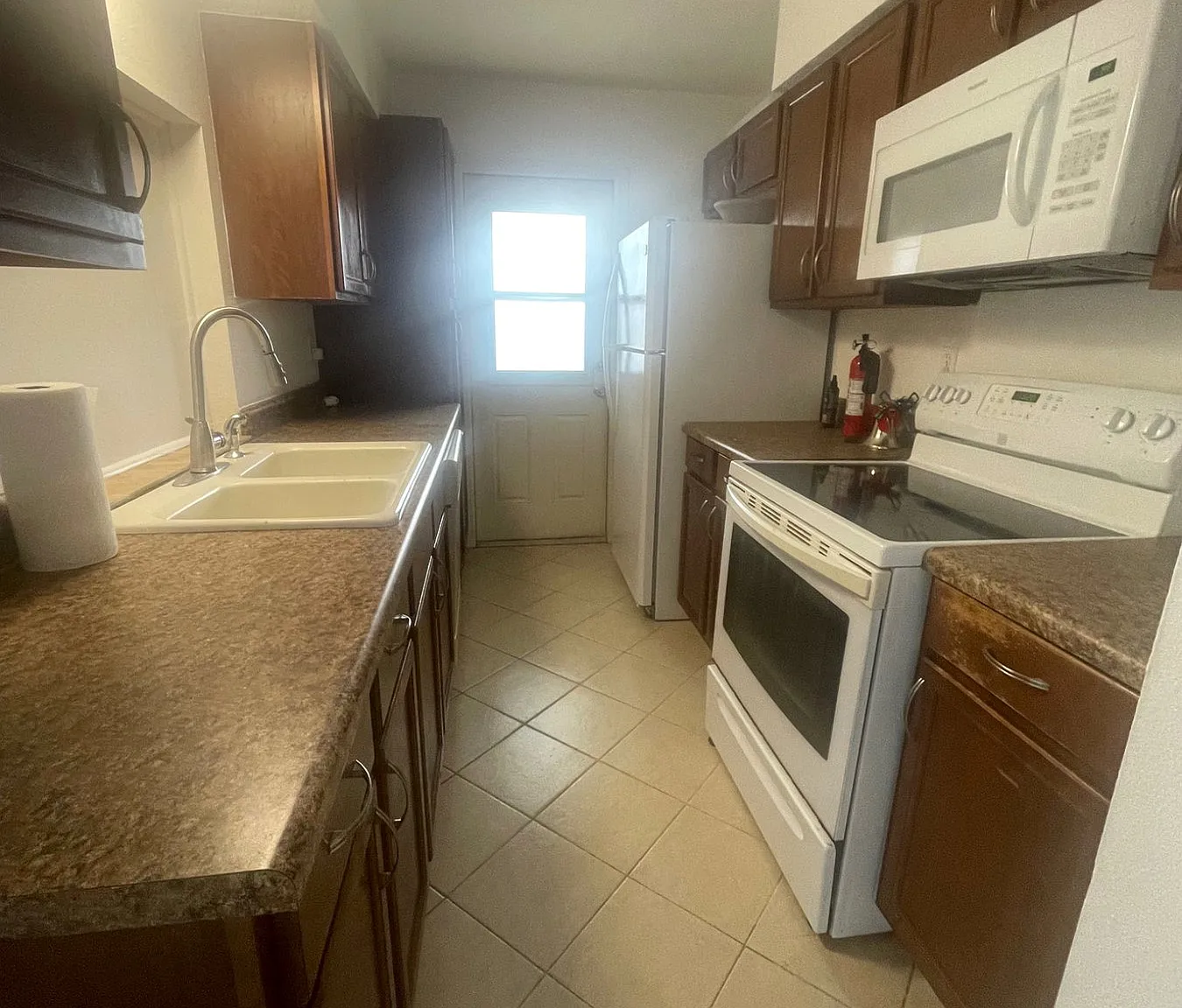 3 bed, 1300 sqft, $1,599 — Photo 4