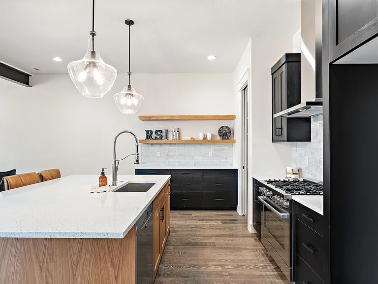 2490 W Iron Coop St #1 — Photo 6