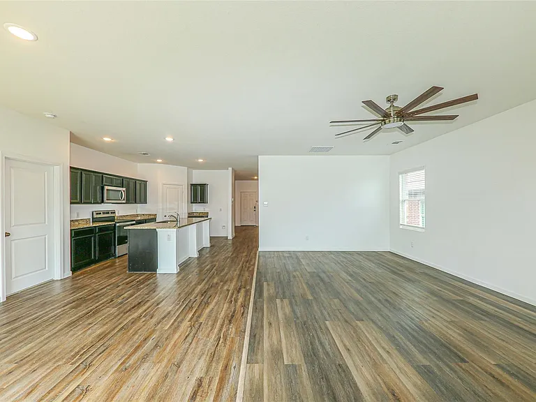 746 Wilshire Dr — Photo 15