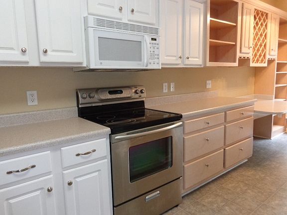 4th image of 1110 California Dr