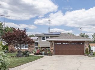 2105 Glenwood Ave, Joliet, IL 60435