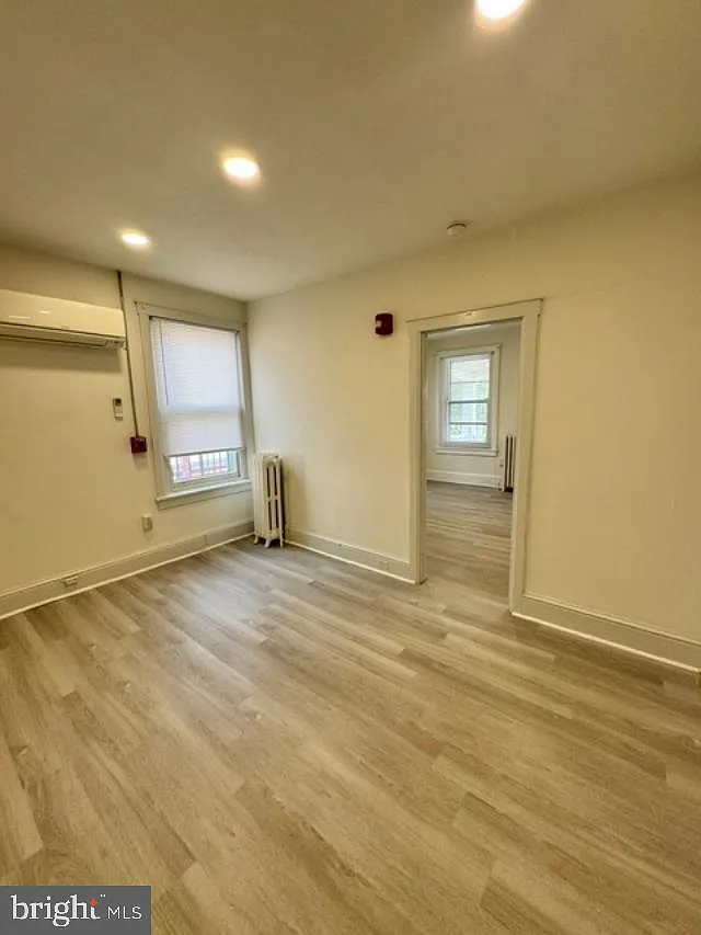 1 bed, 1.0 bath, 5922 sqft, $1,795 — Photo 3