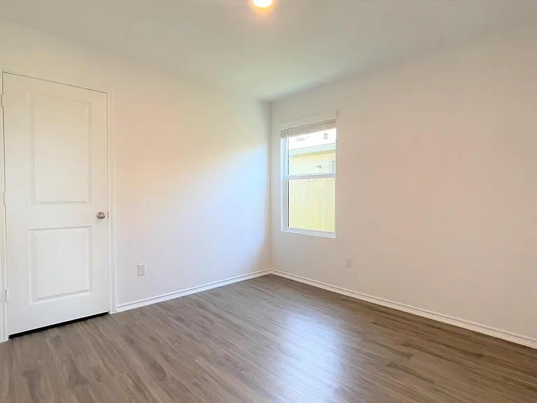 1134 Smallmouth Rd — Photo 4