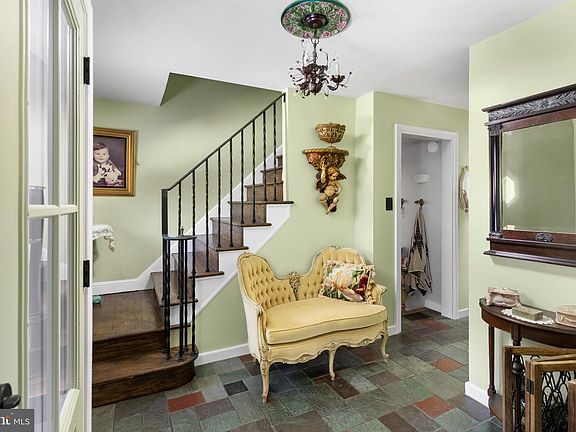 4th image of 2031 Sylvan Park Rd