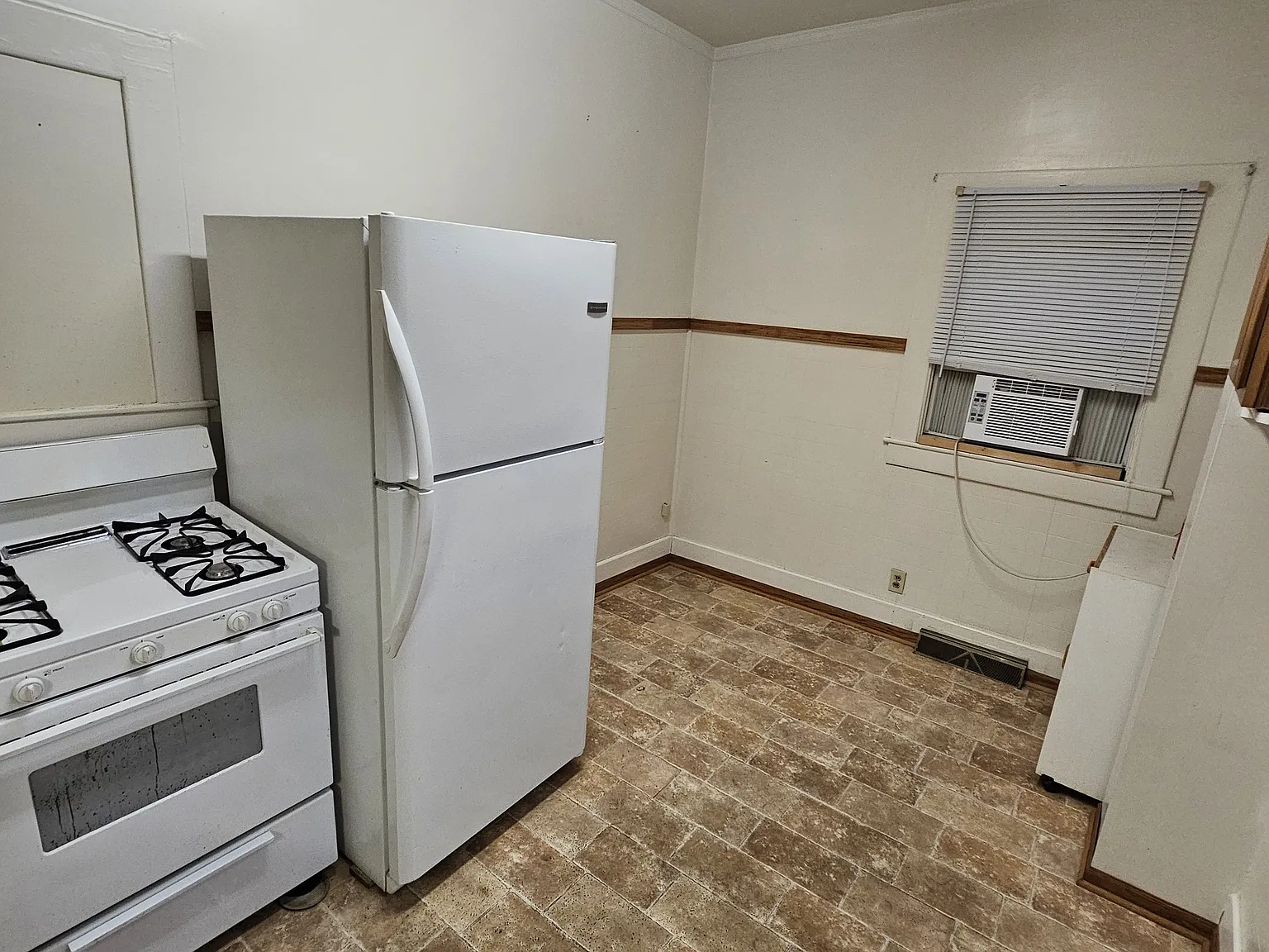 1 bed, 450 sqft, $590 — Photo 3