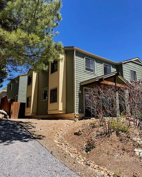 1379 E Scarlet Dr — Photo 1