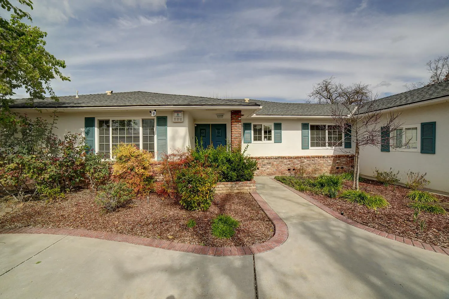1514 E Escalon Ave photo 1