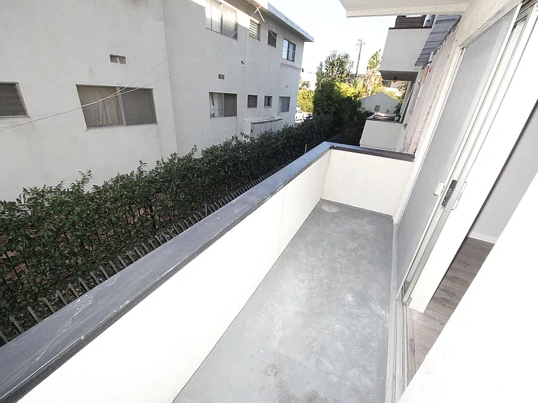 10615 Rose Ave — Photo 31