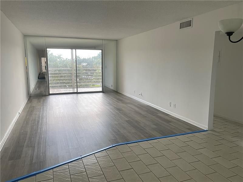 1st image of 4401 Martinique Ct APT C4