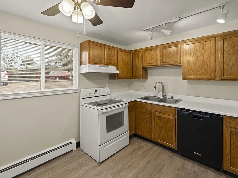 4060 Airport Rd — Photo 1