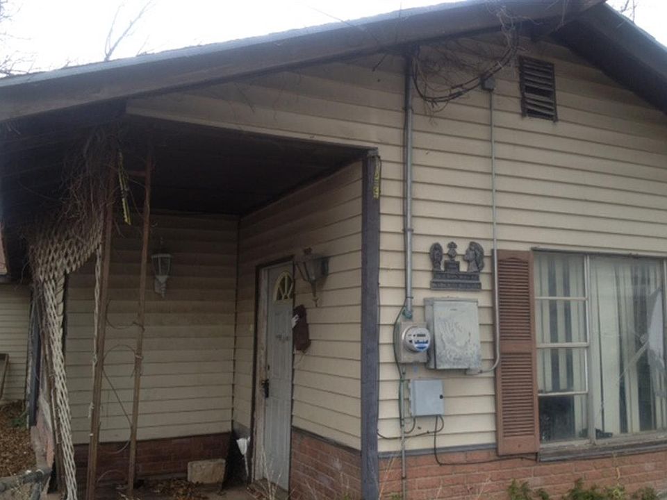 2nd image of 3806 Santa Maria Ave