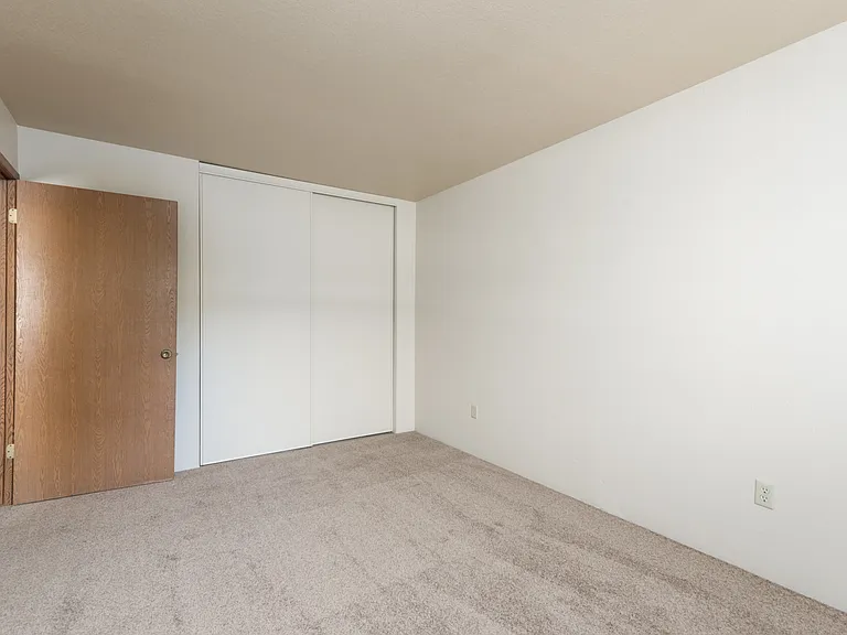 Meadowrock Apartments — Photo 10