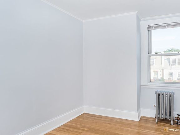 4th image of 20-54 33rd St #2C