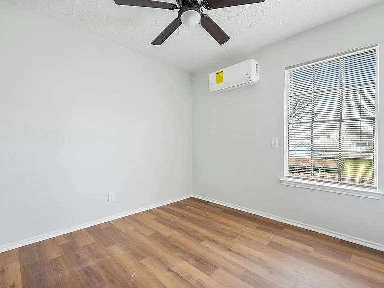 131 Elsie Ave — Photo 7