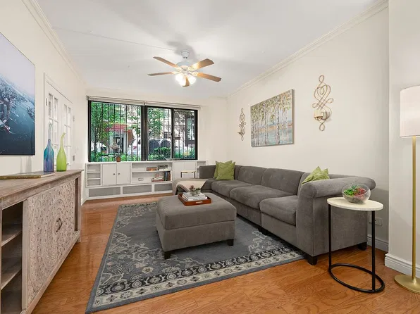 16 W 16th St #1, New York, NY 10011