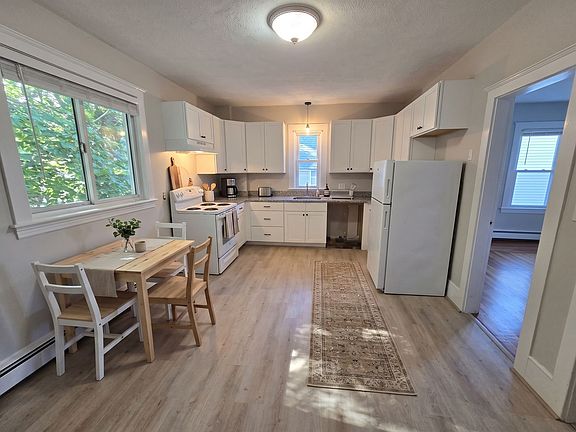 5th image of 27 Langley Rd #2
