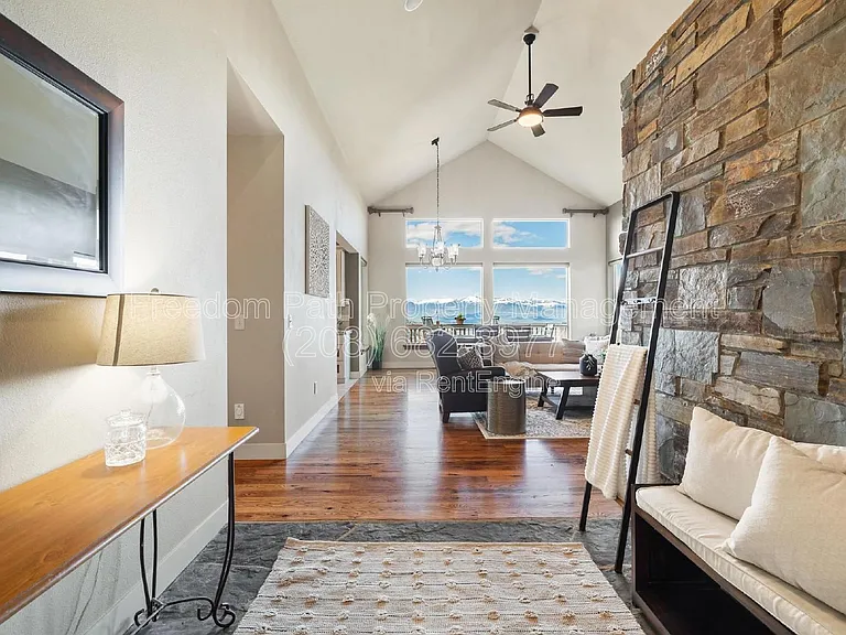 721 Sanctuary Hls — Photo 5