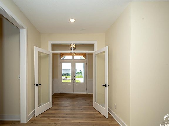 5th image of 1018 Bluestem Cir