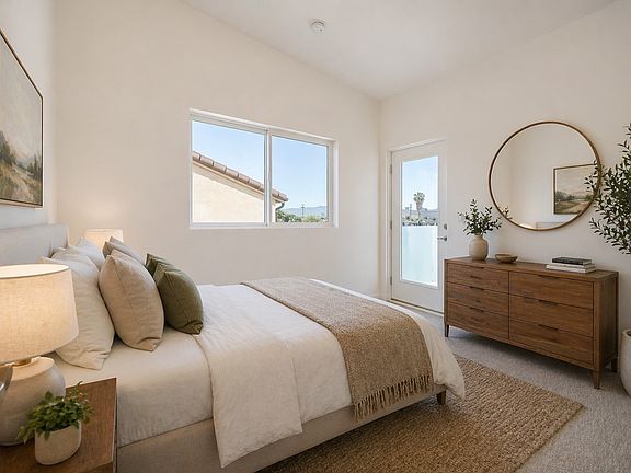 2nd image of 5122 W Maplewood Ave #402
