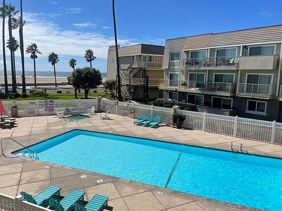 2nd image of 325 E Surfside Dr