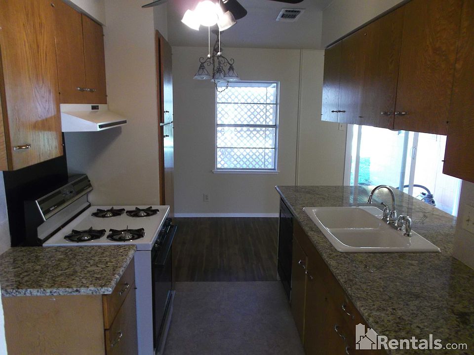 1st image of 3515 Crestmont Dr