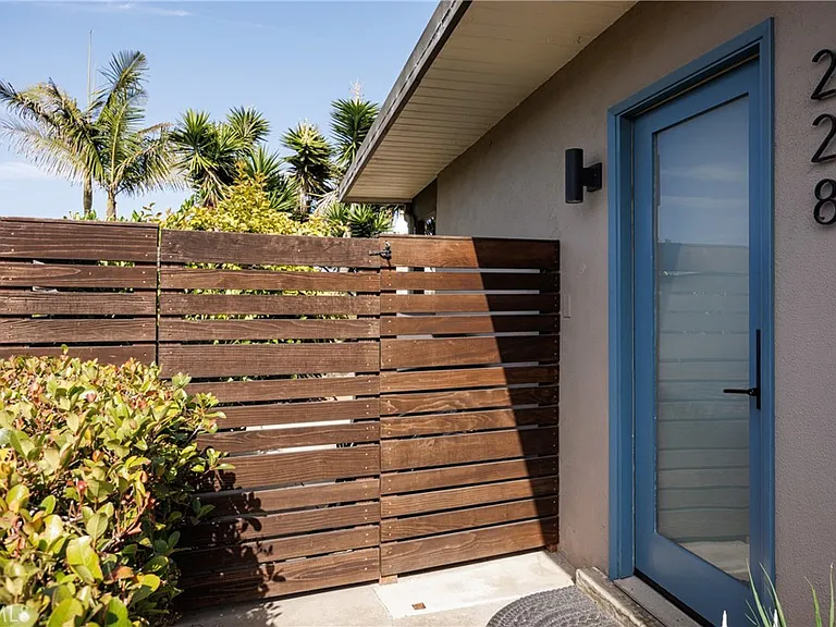228 Del Gado Rd — Photo 16
