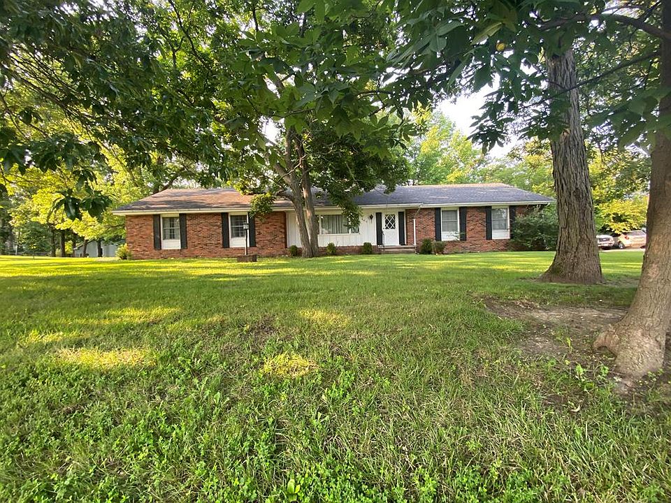 1st image of 404 College Park Dr
