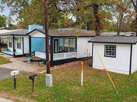 2nd image of 647 Shadywood Ln