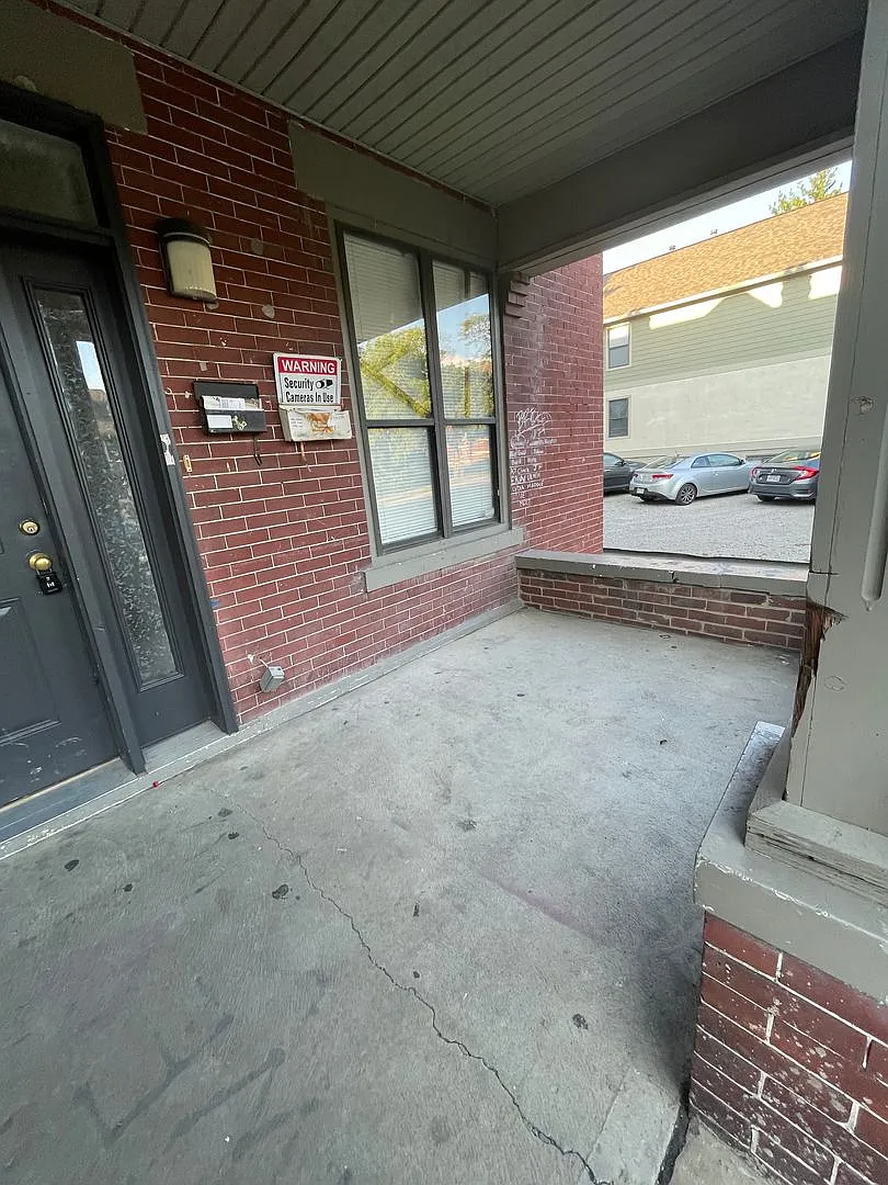 (34) 194 E. 14th Avenue — Photo 3