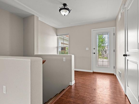 3rd image of 706 Sierra STREET